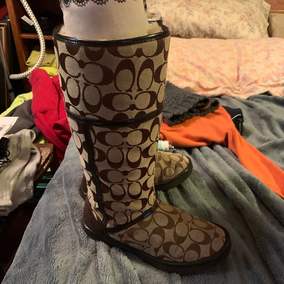 Authentic Coach fur boots - Picture 4 of 8